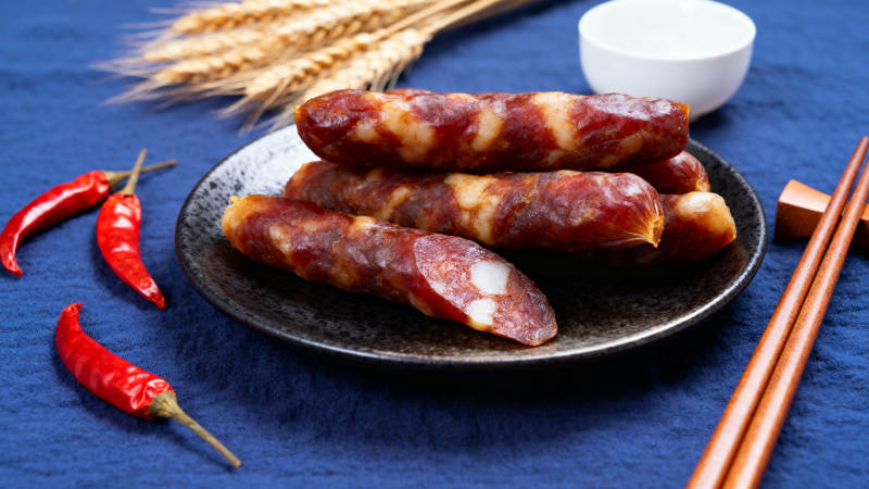 香肠配辣椒图片