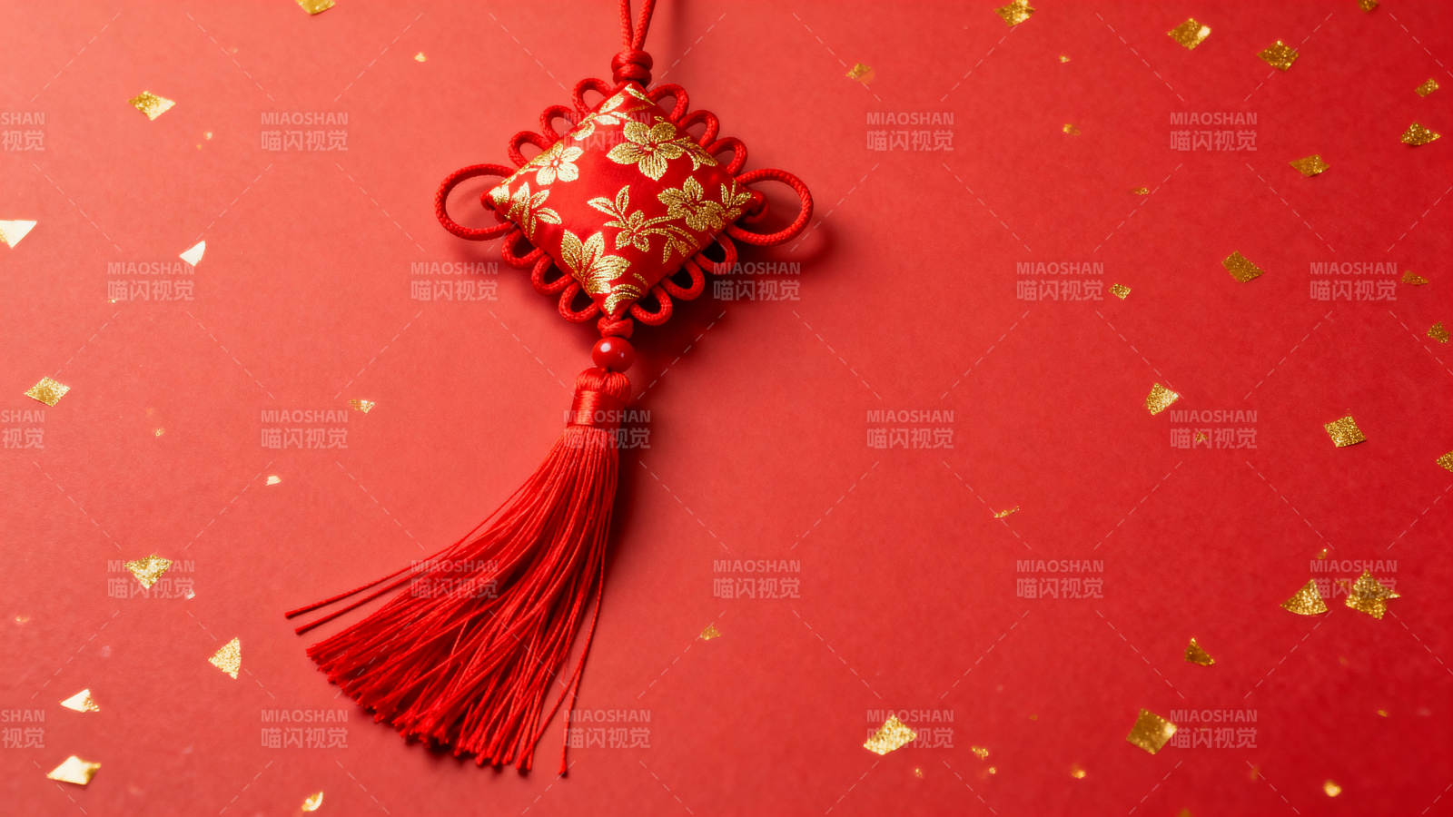 红绳金结迎新春图片