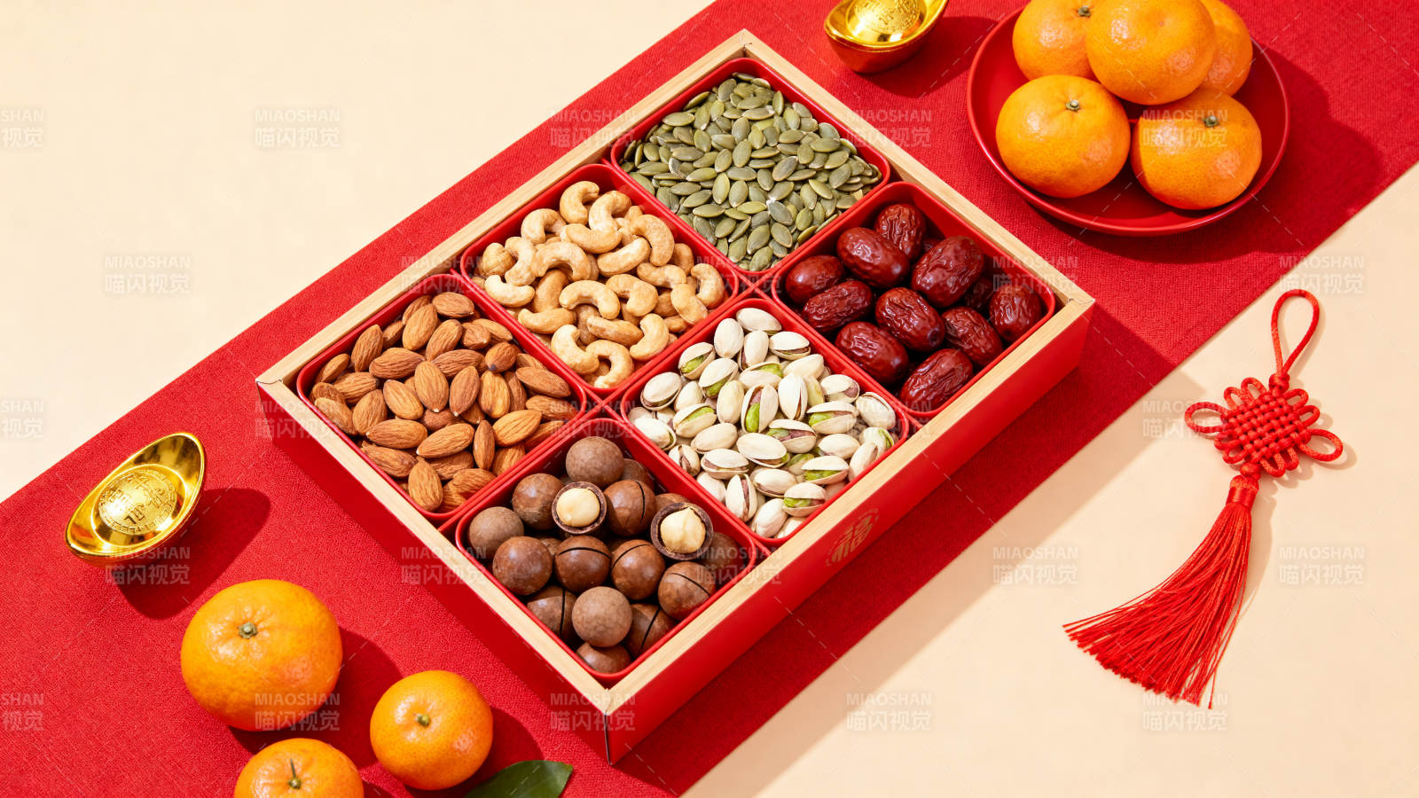 新春坚果礼盒图片