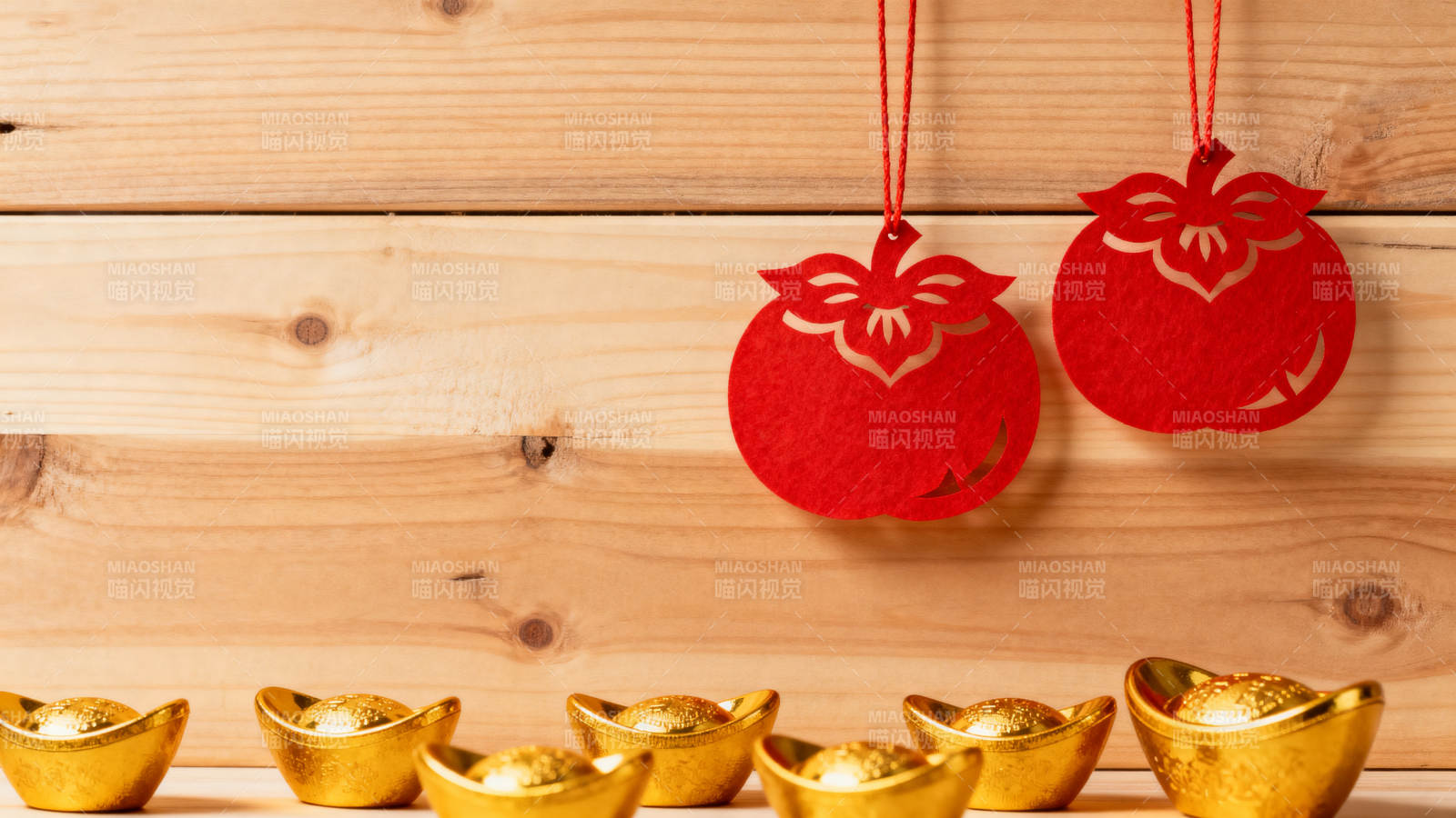 金元宝与红灯笼图片