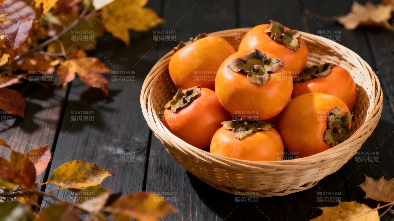 秋日柿子篮图片