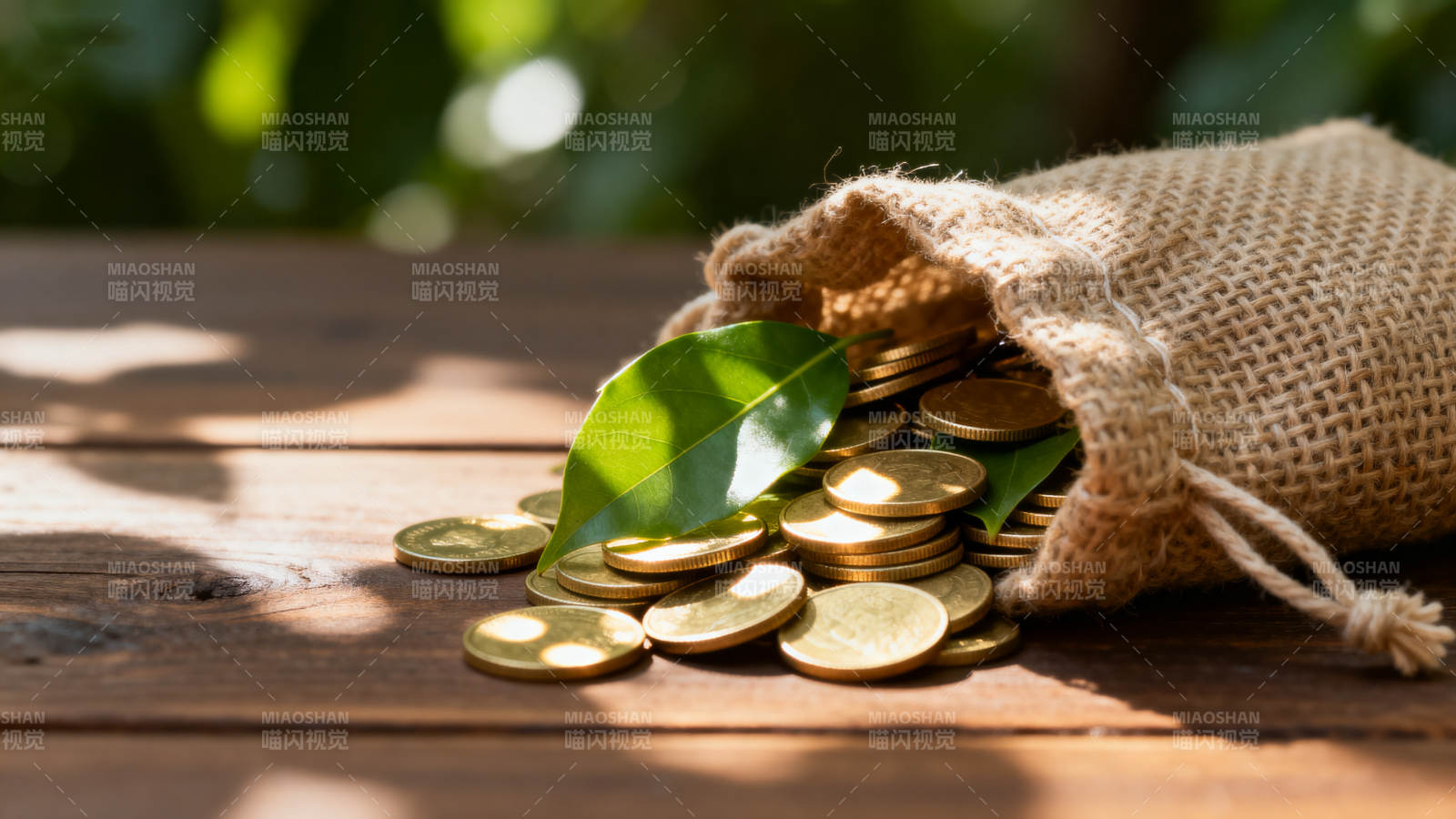 金币溢出麻袋图片