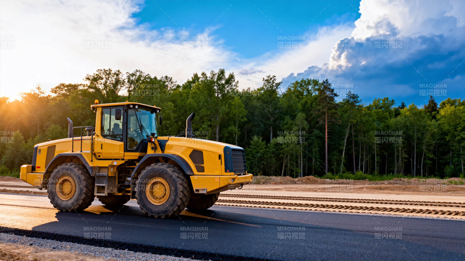 黄色推土机在工地上图片