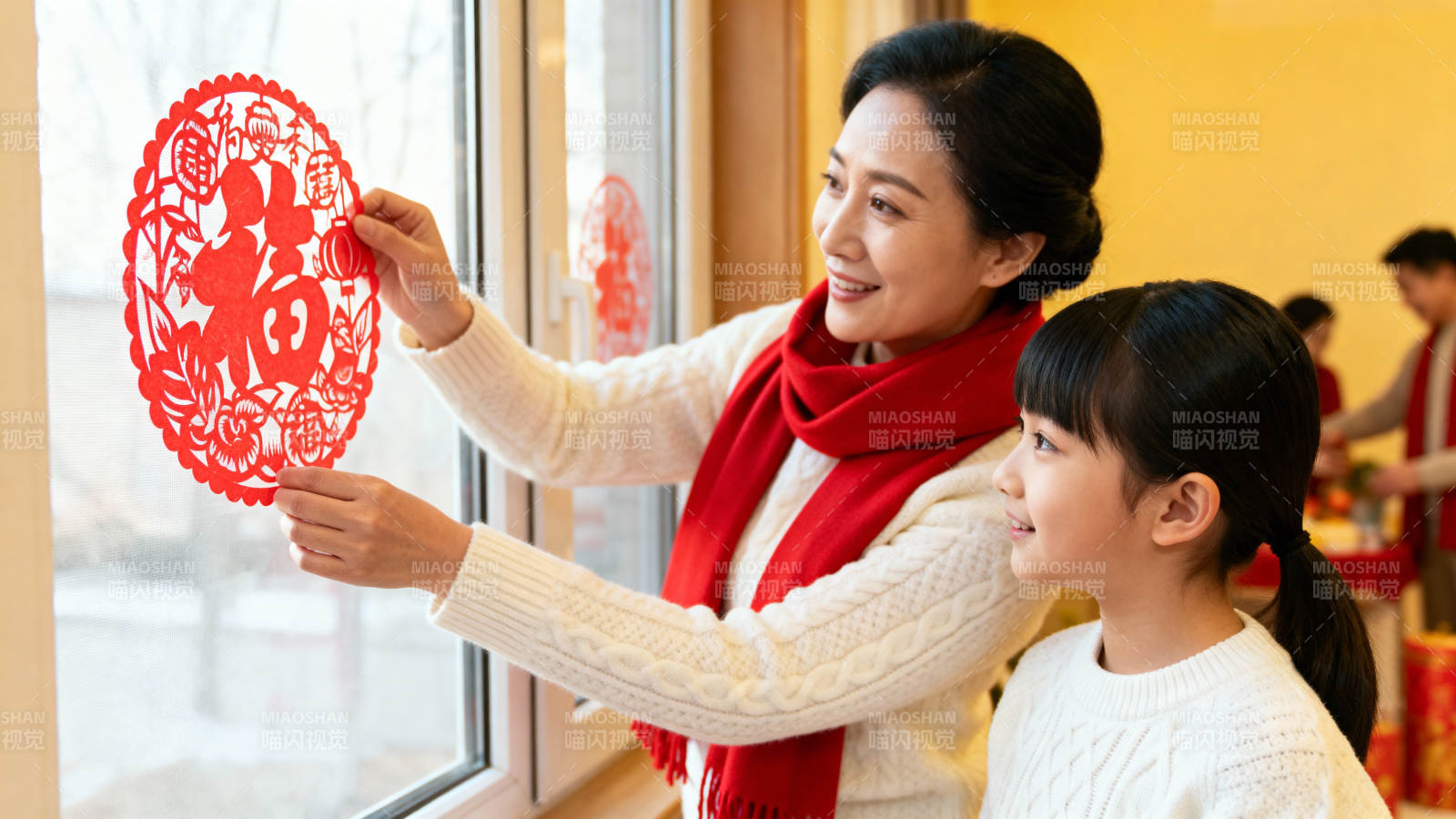 剪纸迎新春图片