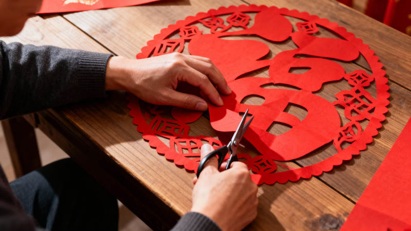 剪纸迎新春图片