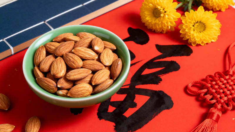 杏仁迎春福满堂图片