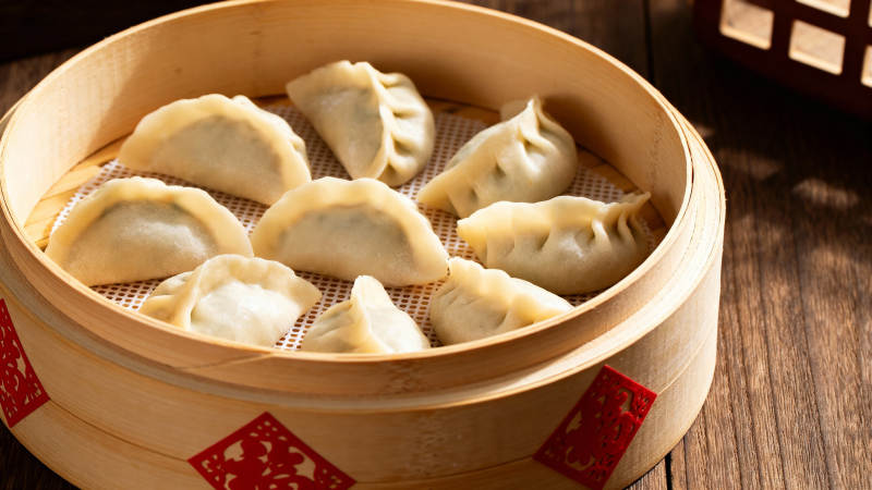 蒸笼里的饺子图片