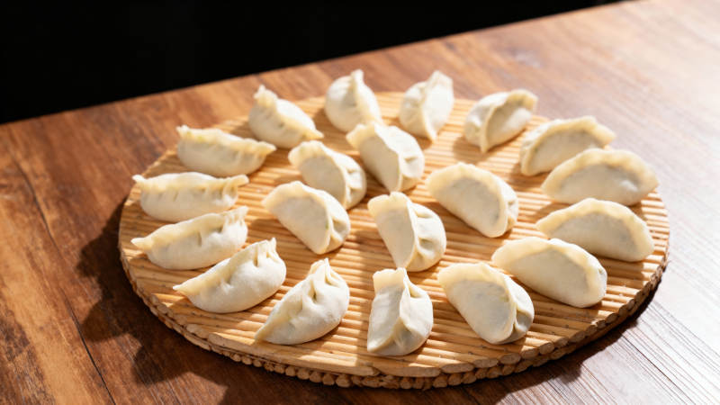 美味饺子摆盘图片