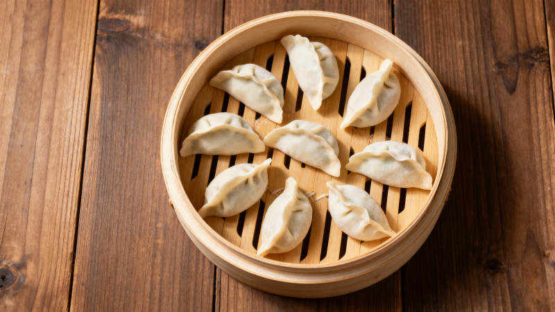 蒸笼里的饺子图片