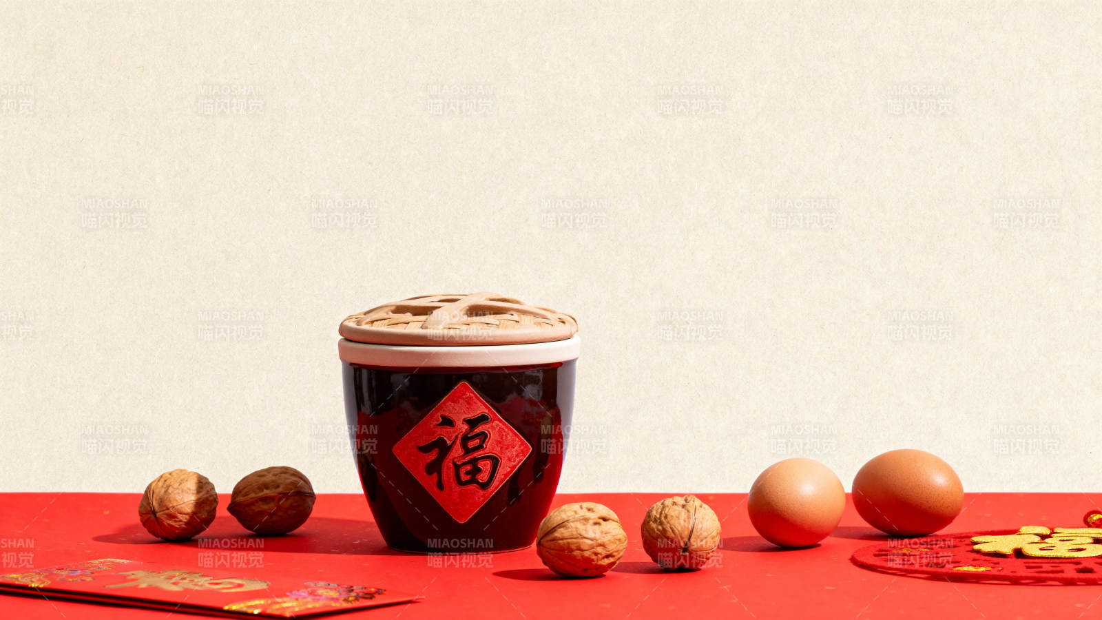 福字罐与坚果蛋图片