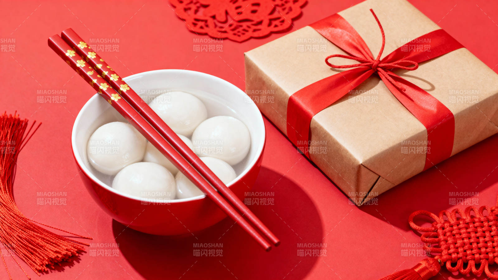 春节团圆饭图片