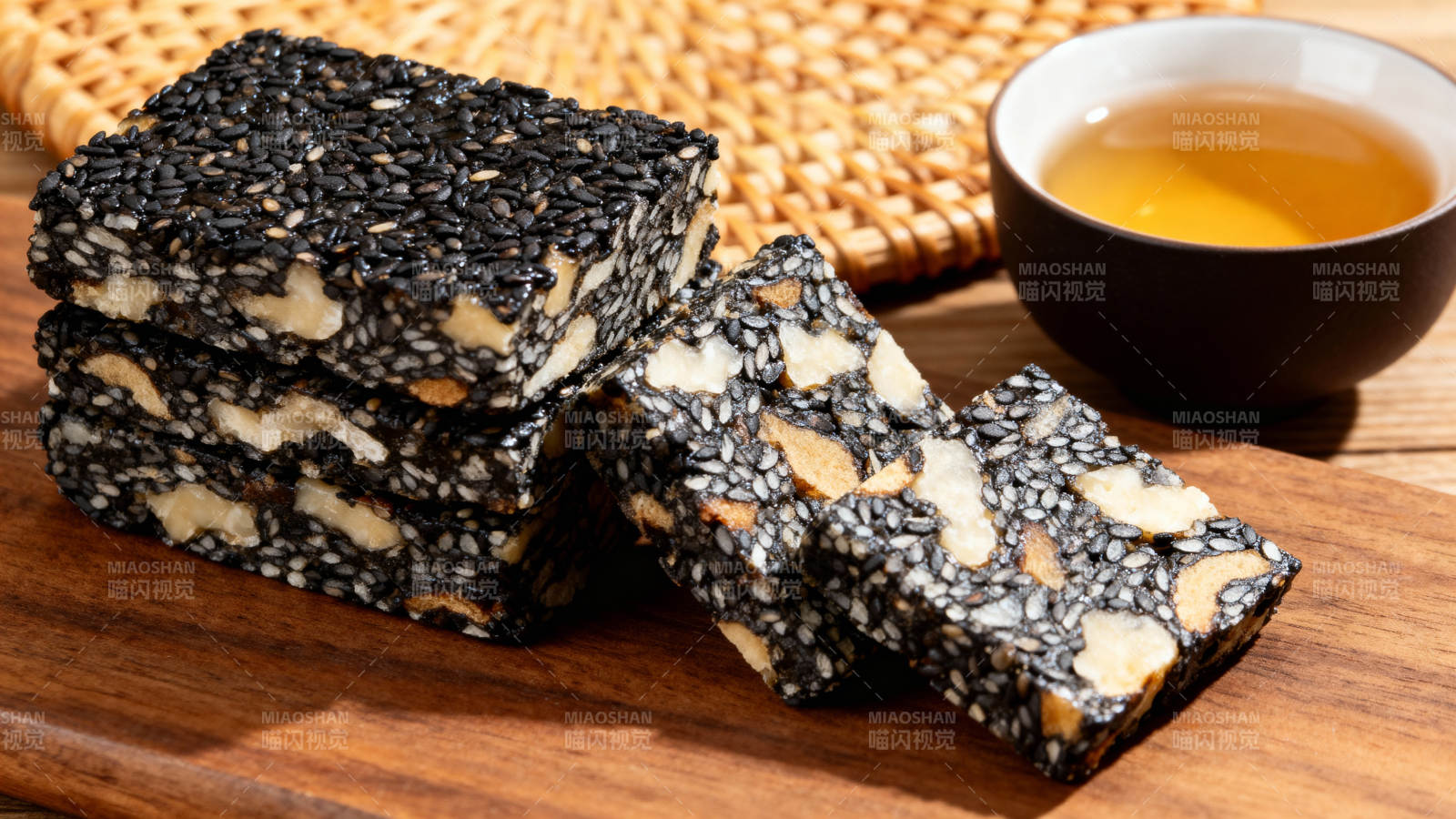 黑芝麻糕点配茶图片