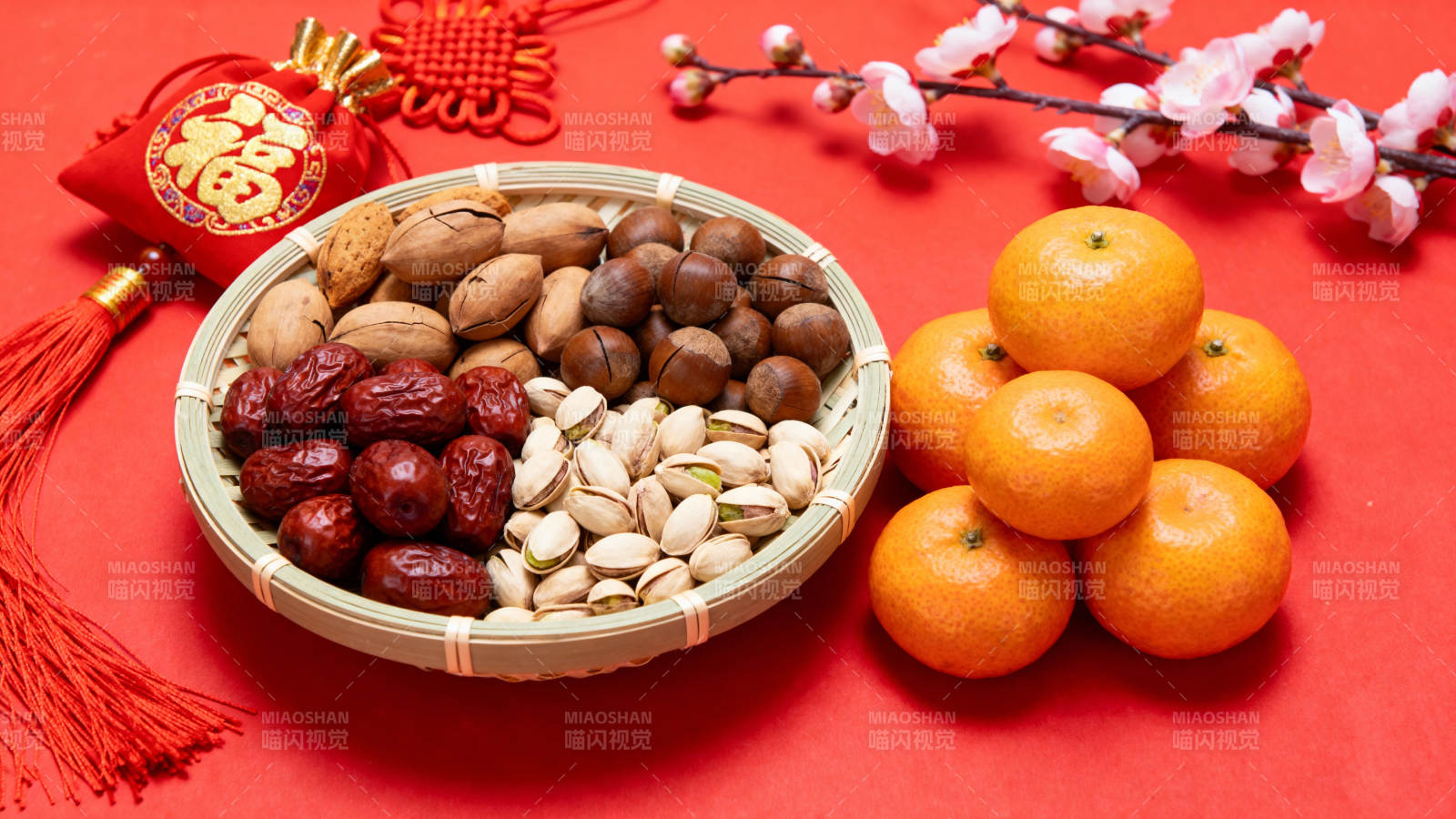 新春佳果满盘香图片