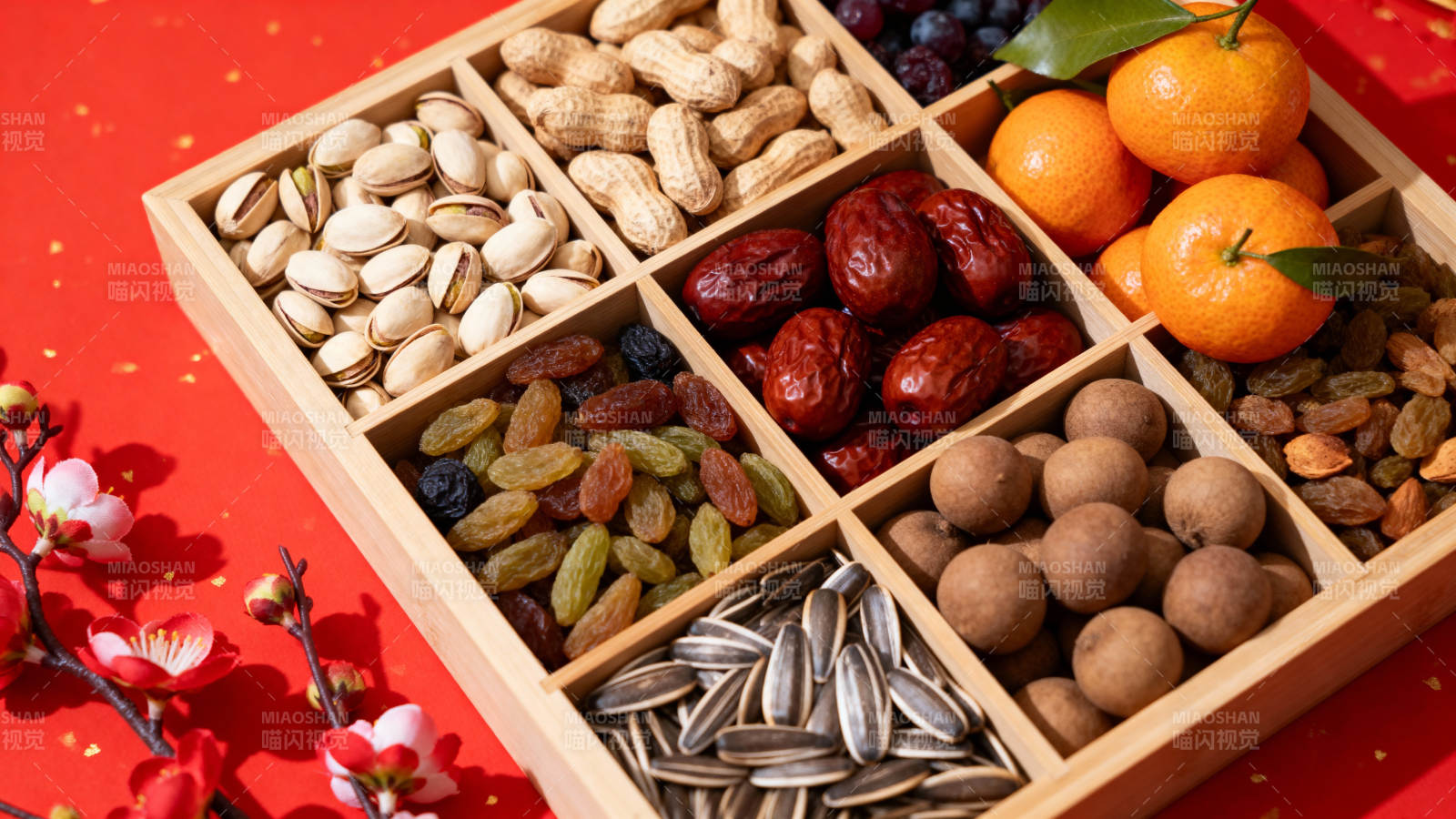 坚果果干拼盘图片