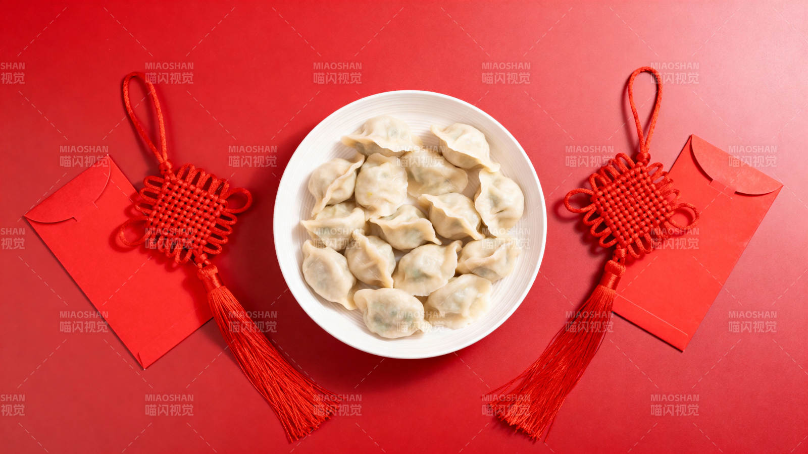 春节饺子与红包图片