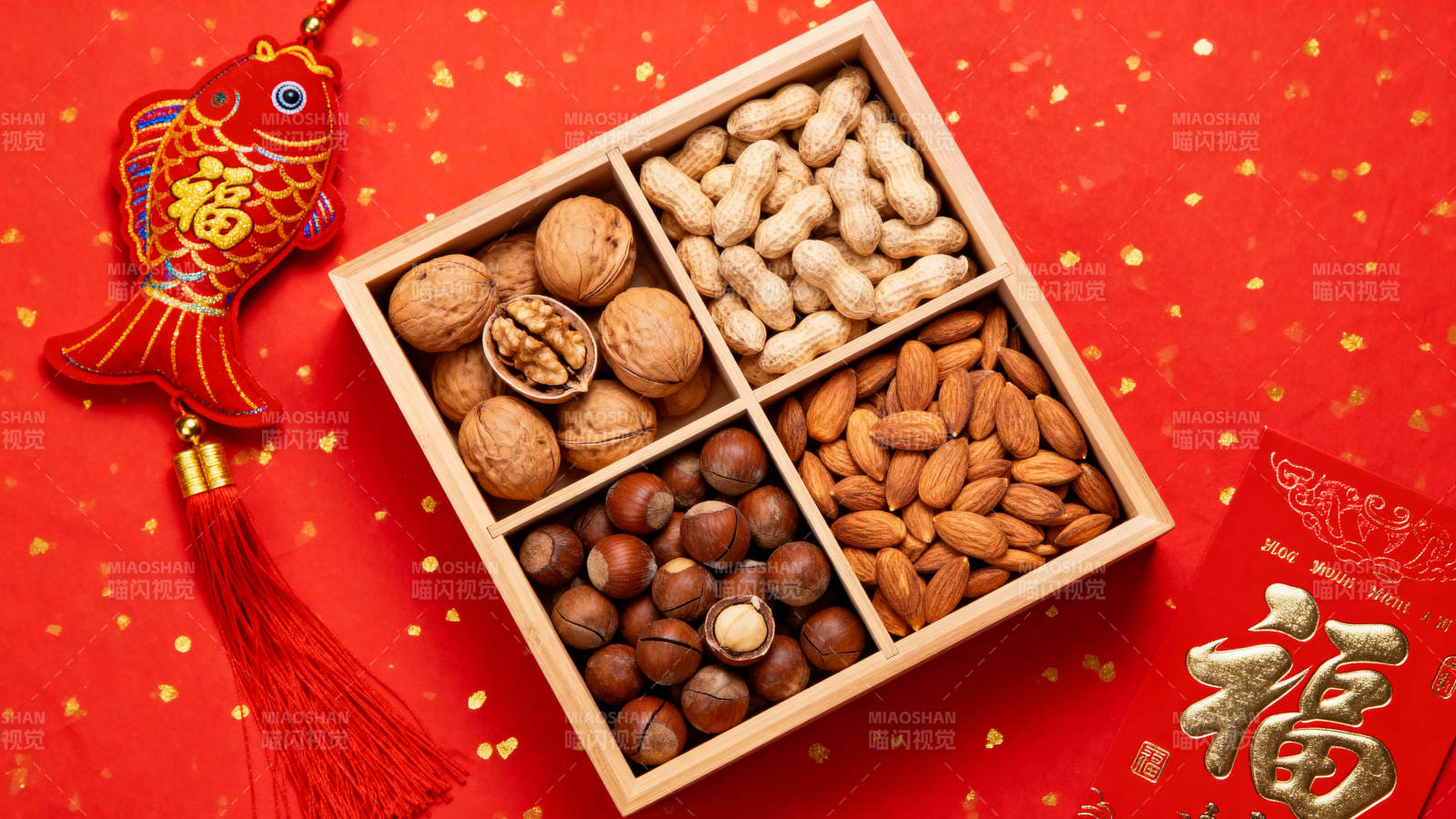 新春坚果礼盒图片