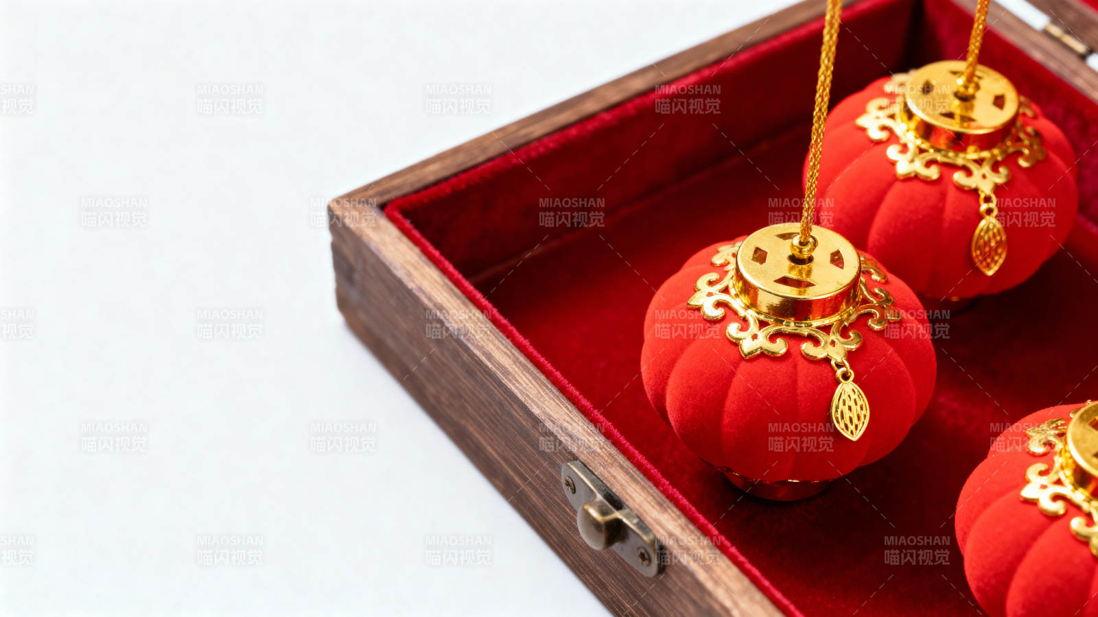 红灯笼装饰品图片