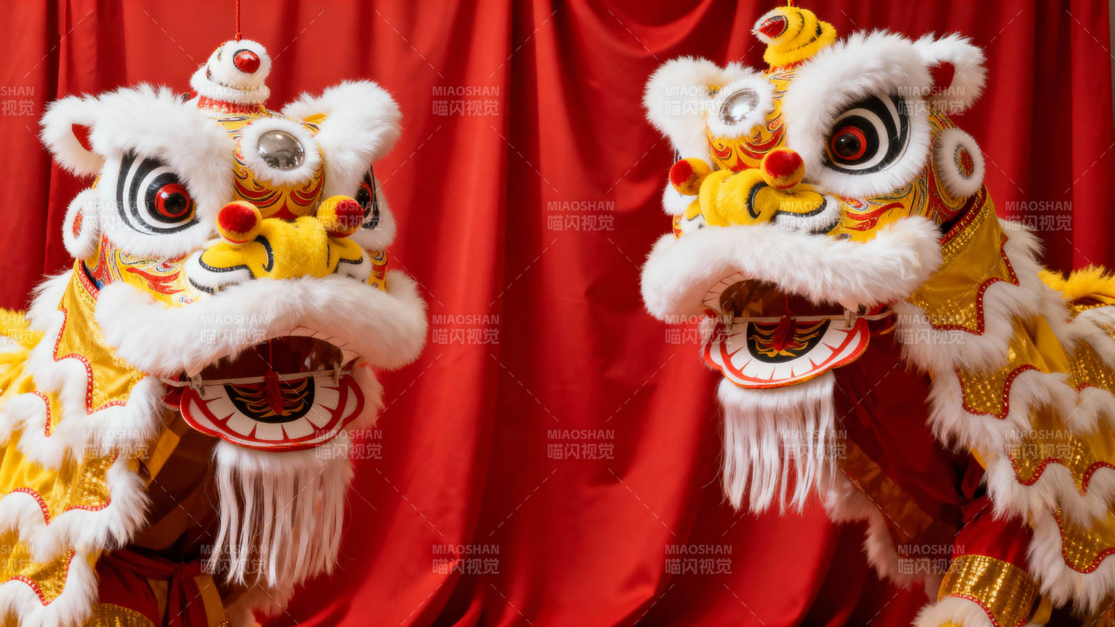 舞狮迎春图片