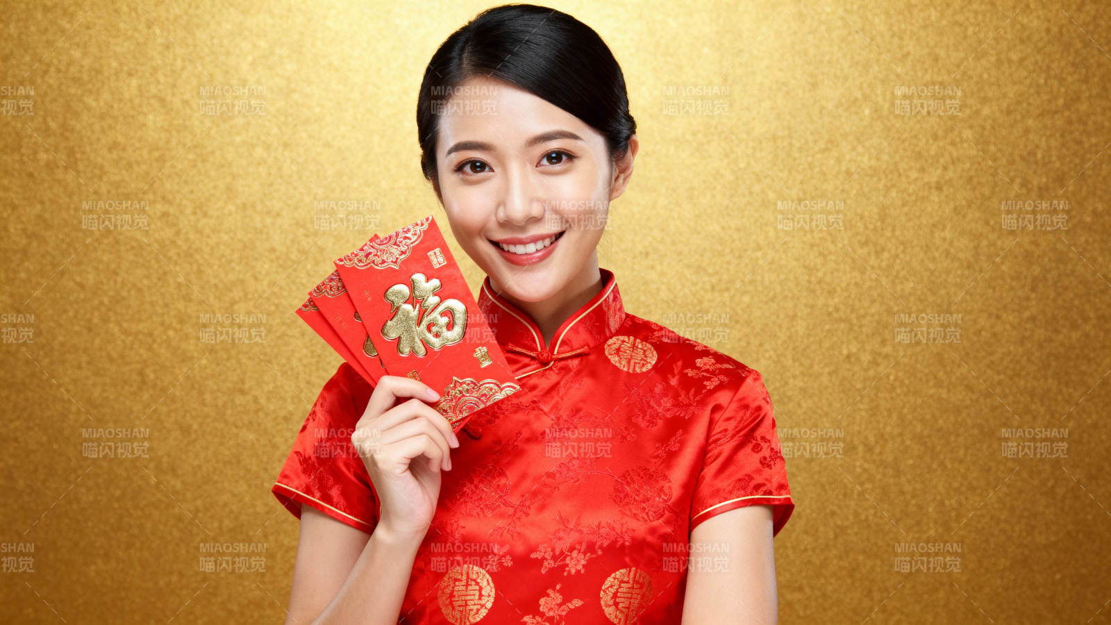 喜迎新春 红妆笑颜图片