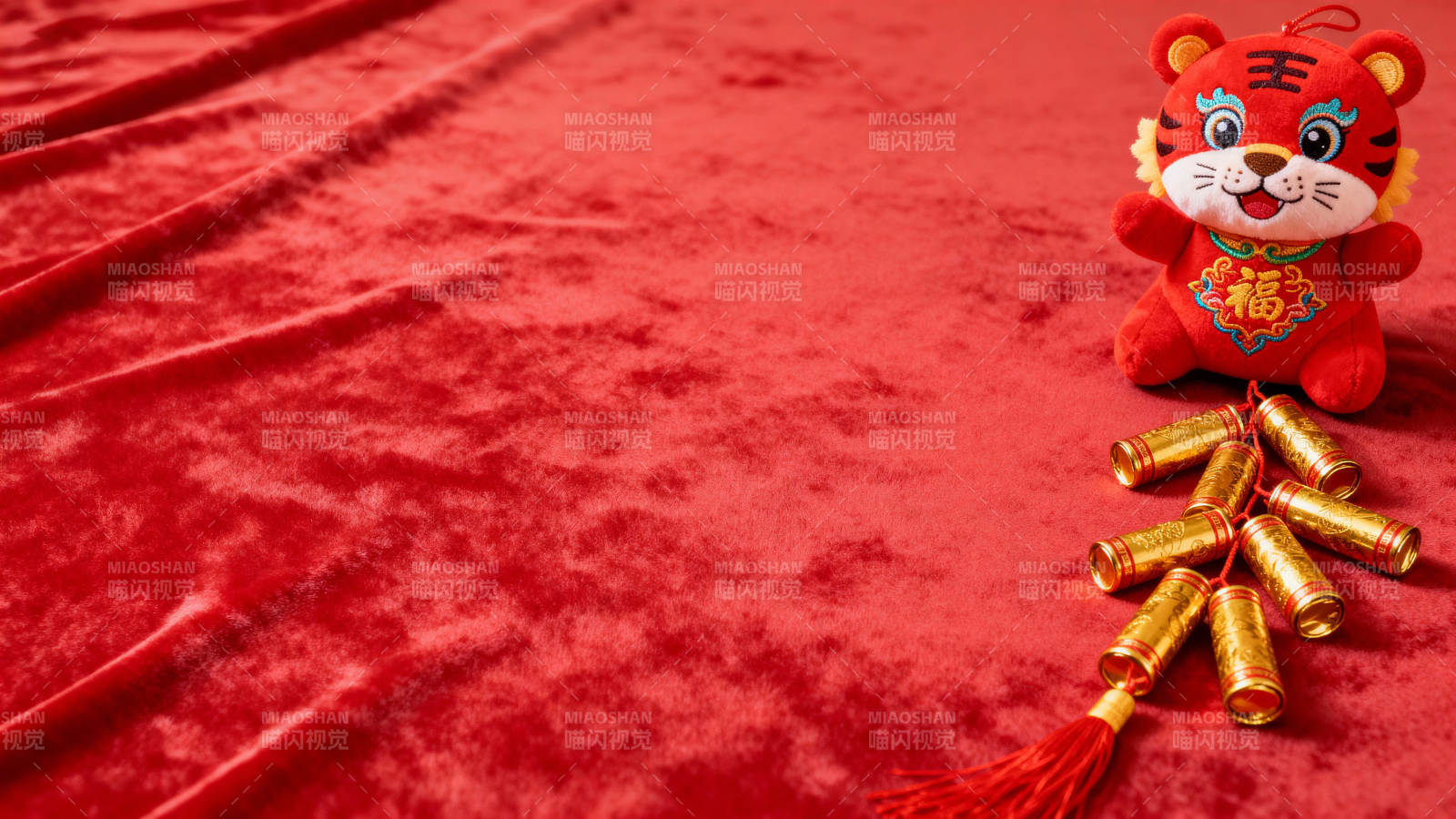 虎年新春喜庆布置图片
