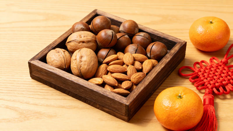 坚果与橙子静物图图片