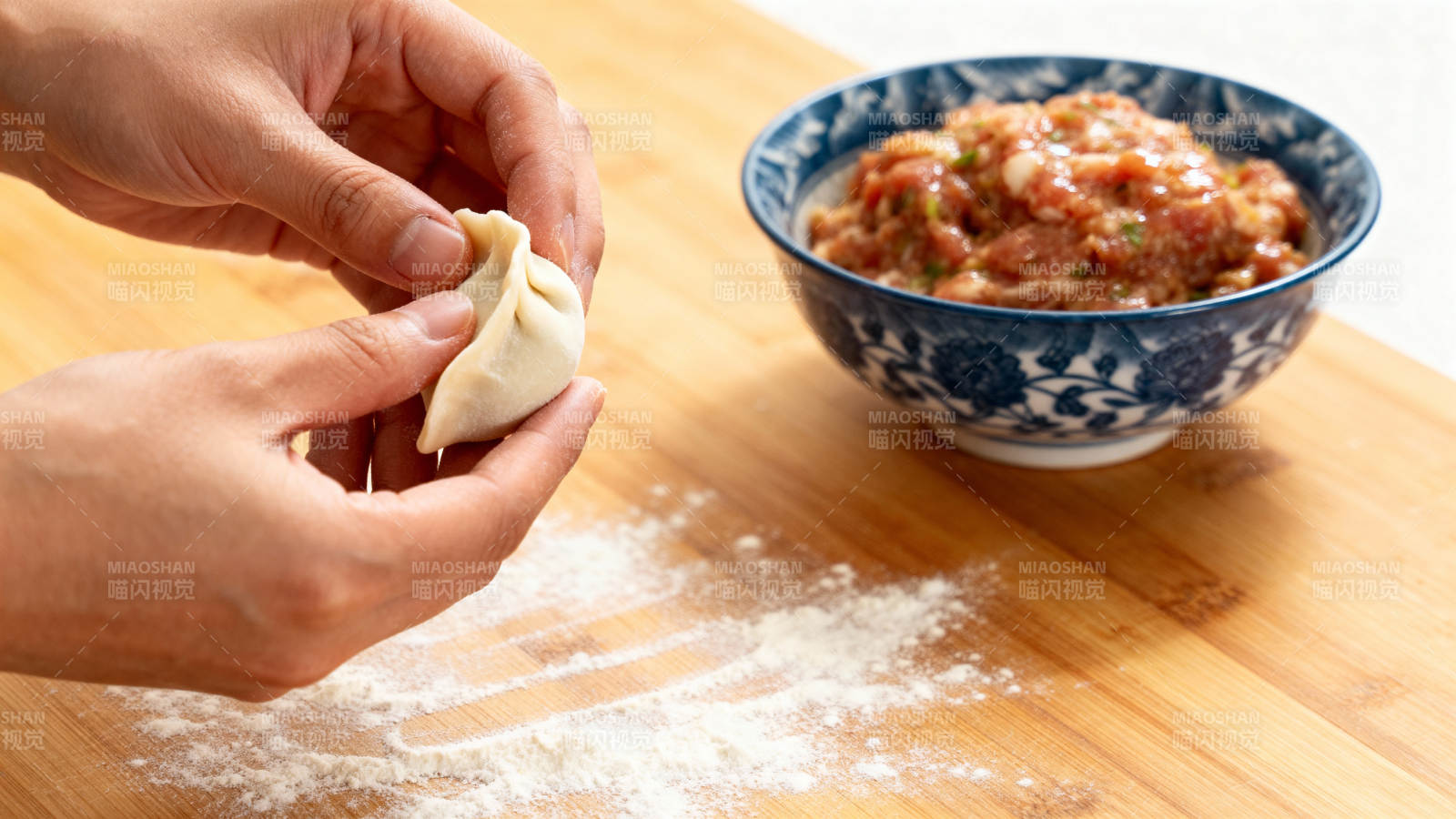 包饺子图片