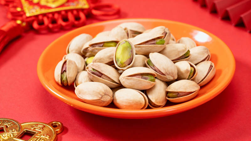 开心果摆盘迎新春图片