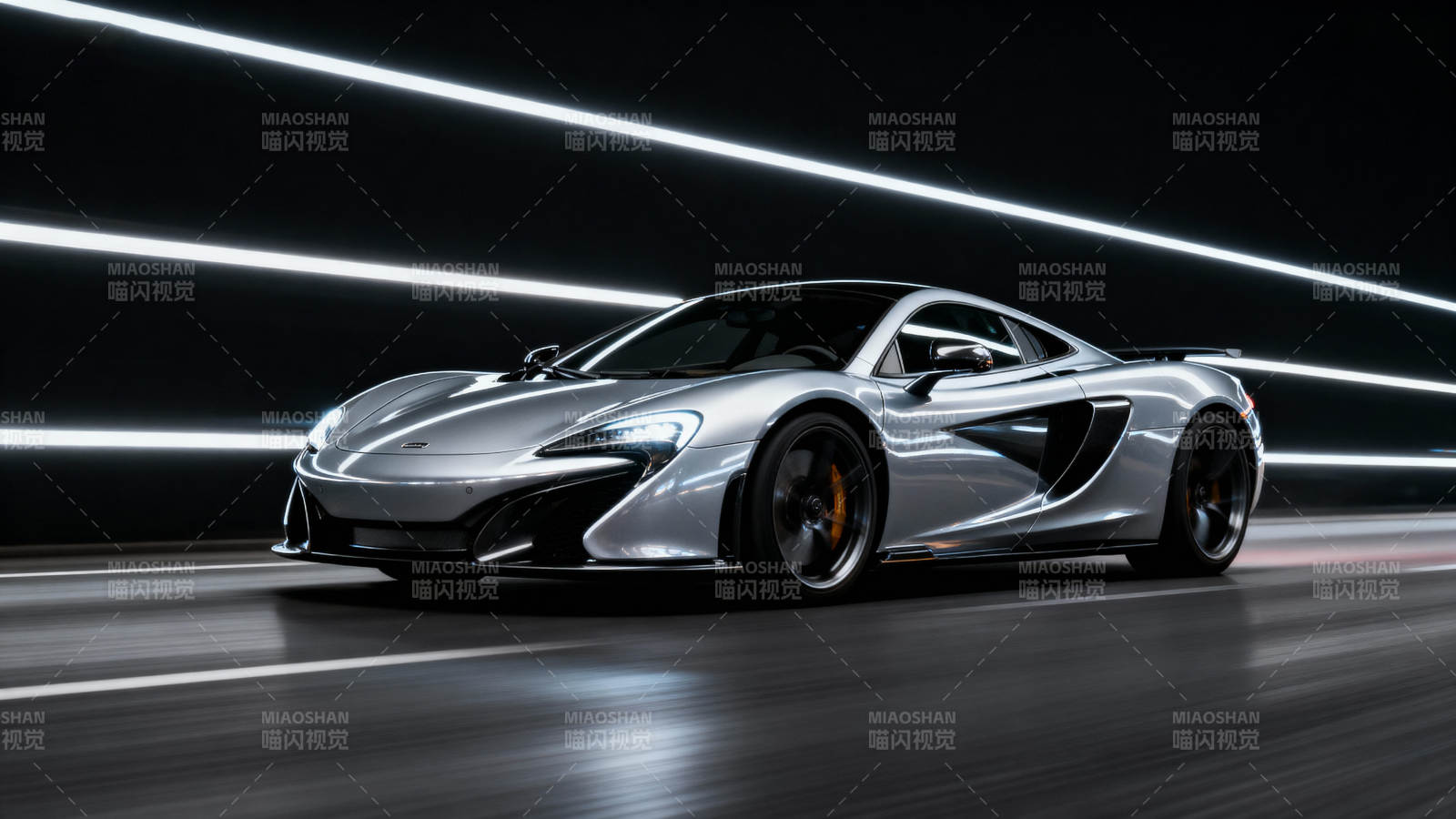 银色超跑疾驰夜路图片