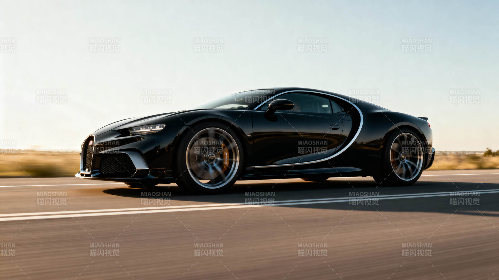 黑色超跑疾驰公路图片