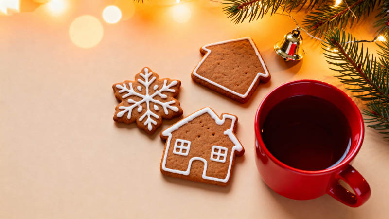 圣诞姜饼与热茶图片