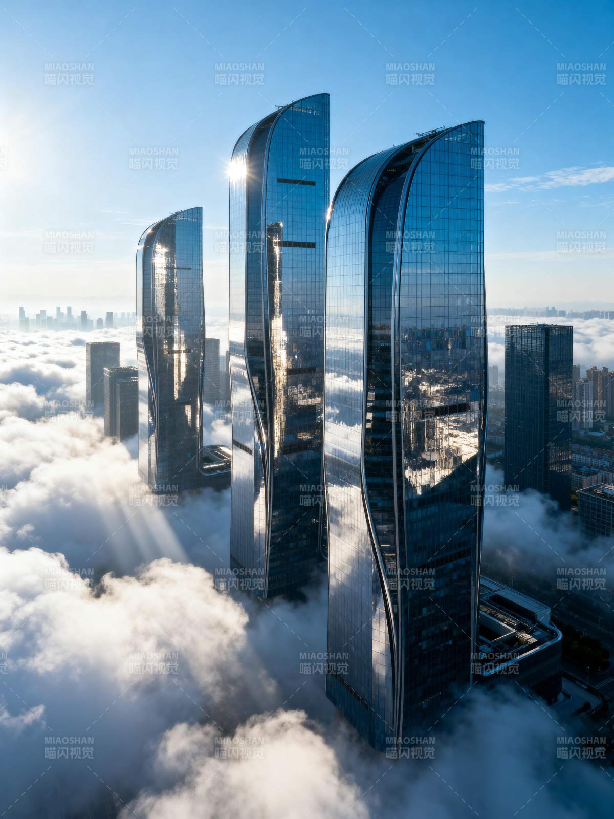 云海之巅的摩天楼图片