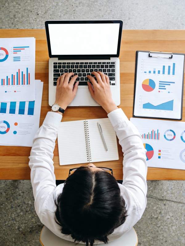 专注办公 数据为伴图片