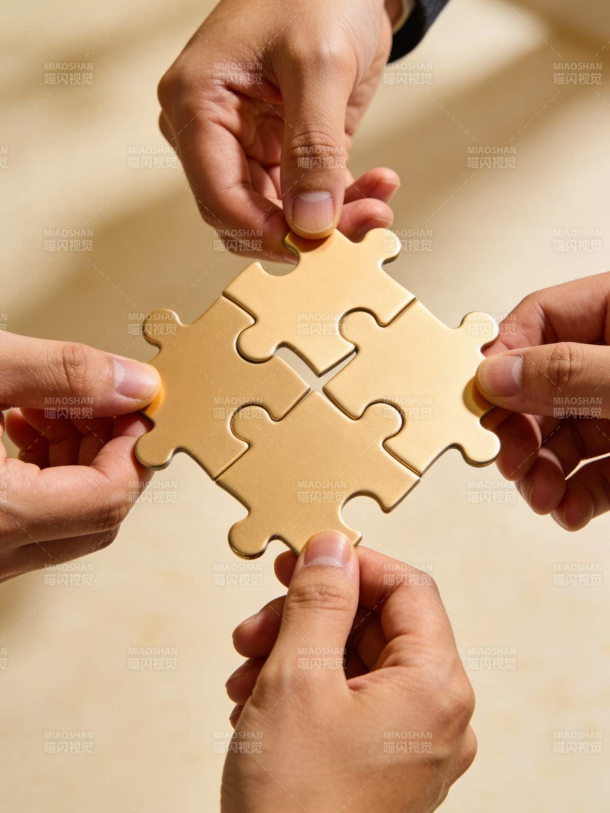 拼图合作图片