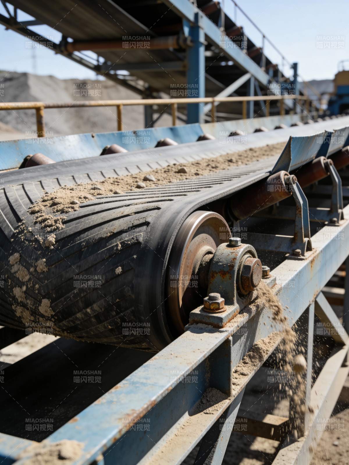 输送带运沙现场图片