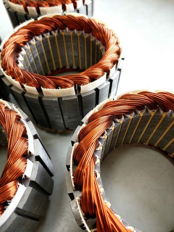 电机定子绕组特写图片