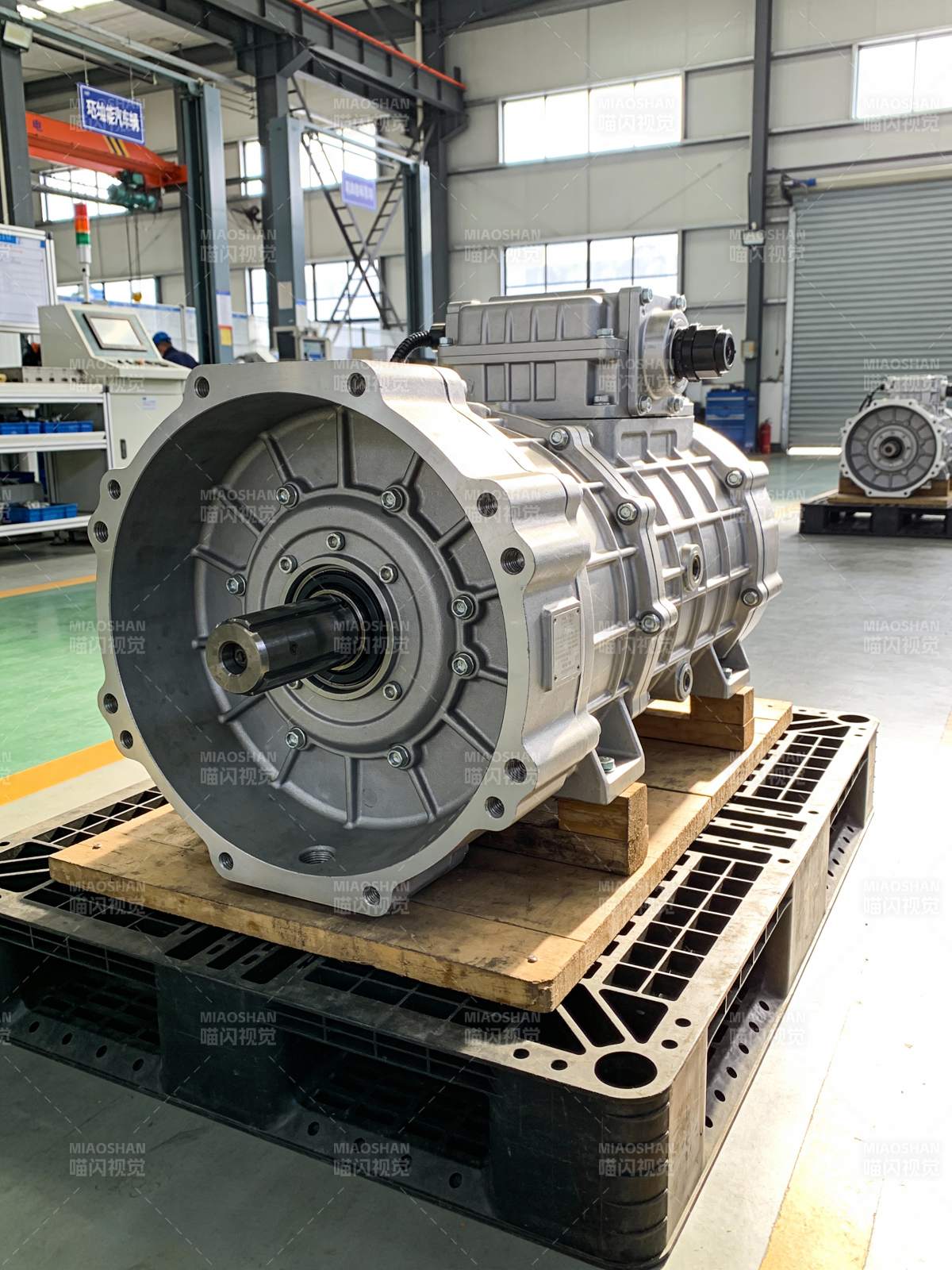 工业变速箱展示图片