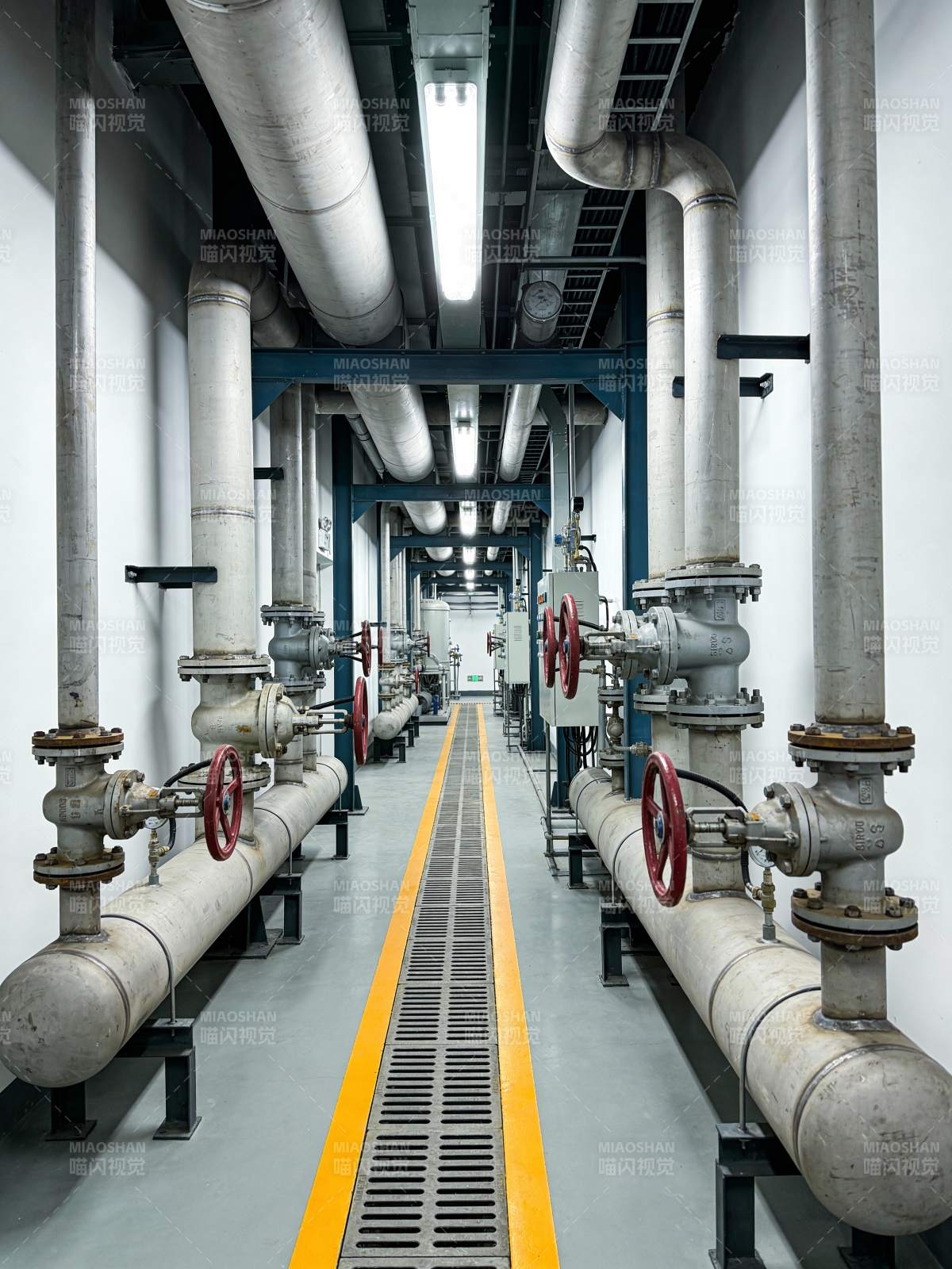 工业管道走廊图片