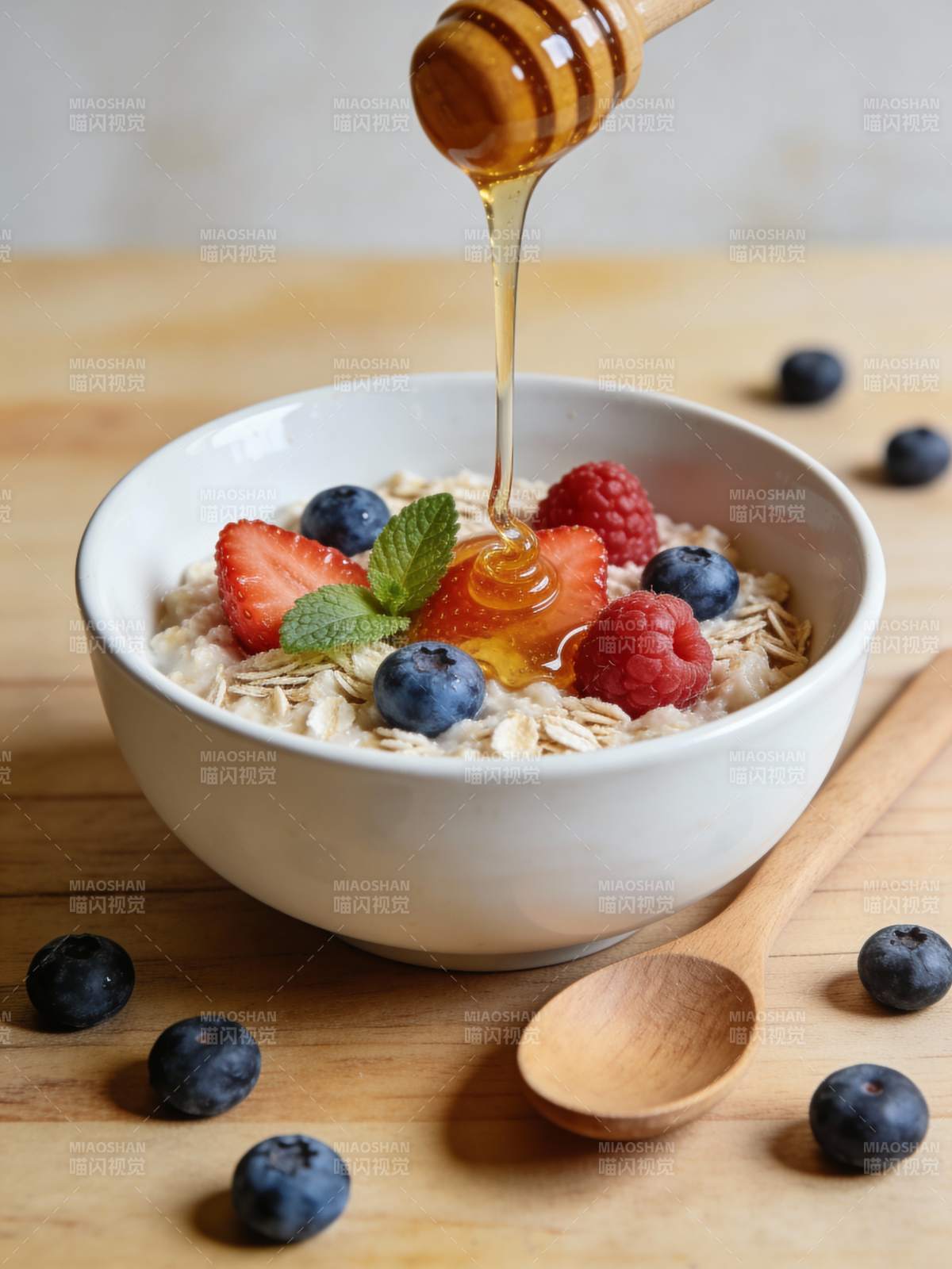 蜂蜜燕麦水果碗图片
