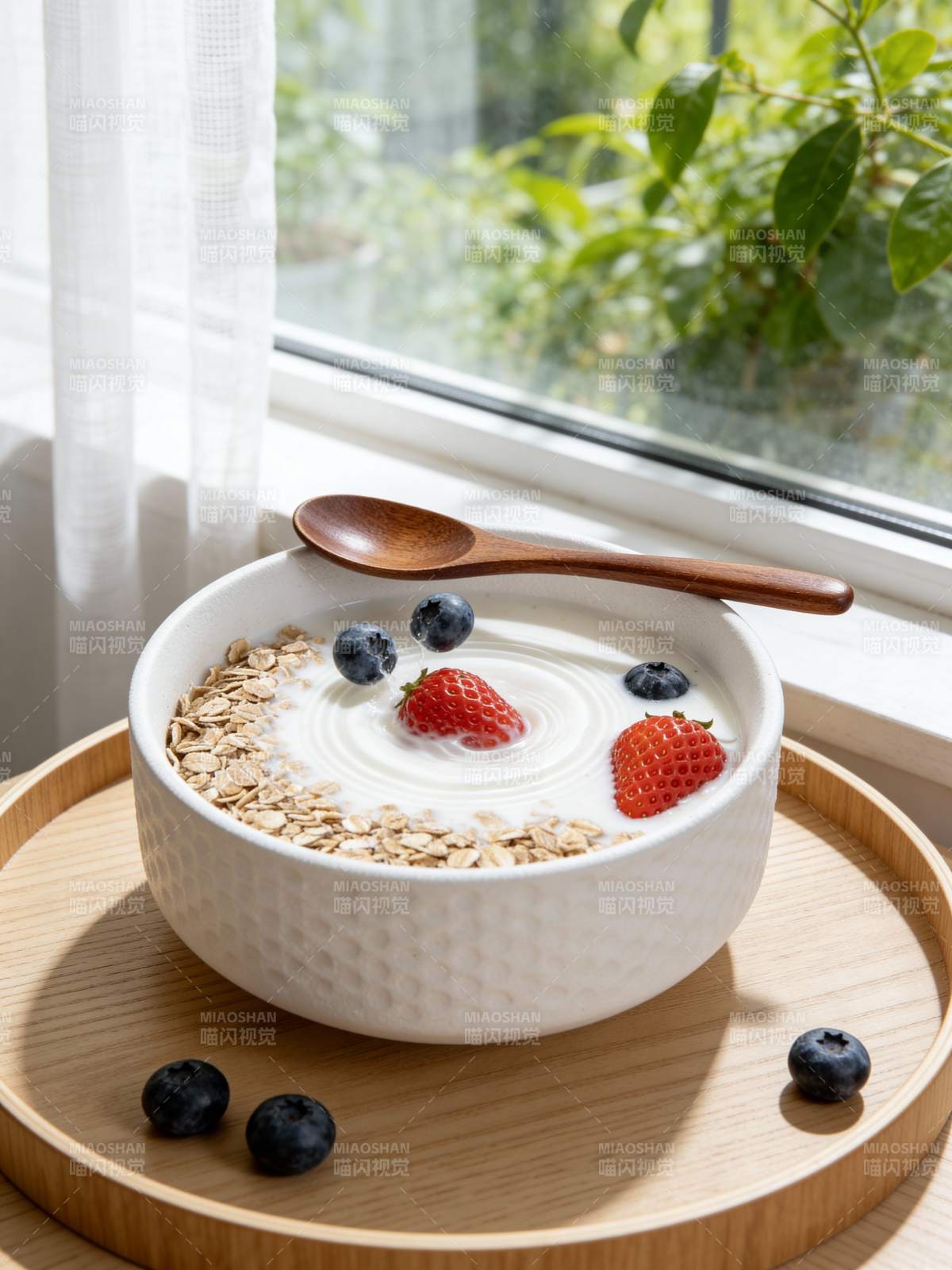早餐燕麦水果碗图片