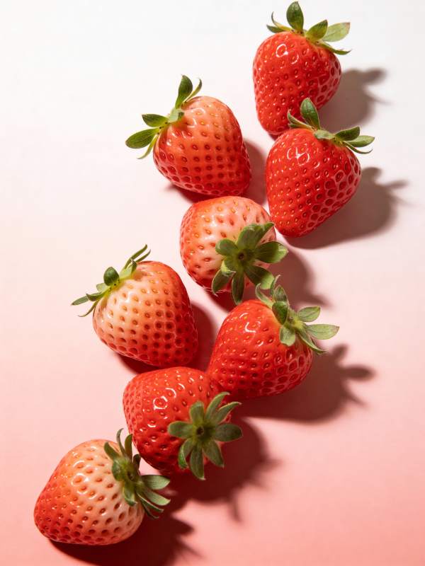 草莓排列艺术图片
