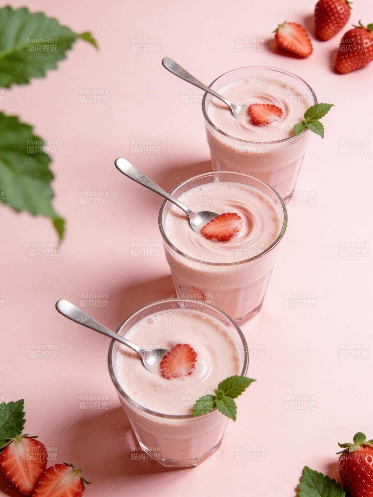 草莓奶昔 清新美味图片