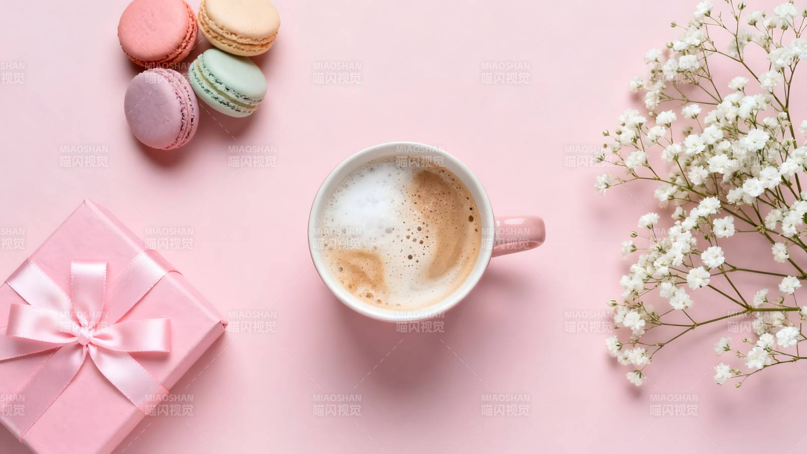 粉色甜点与咖啡图片