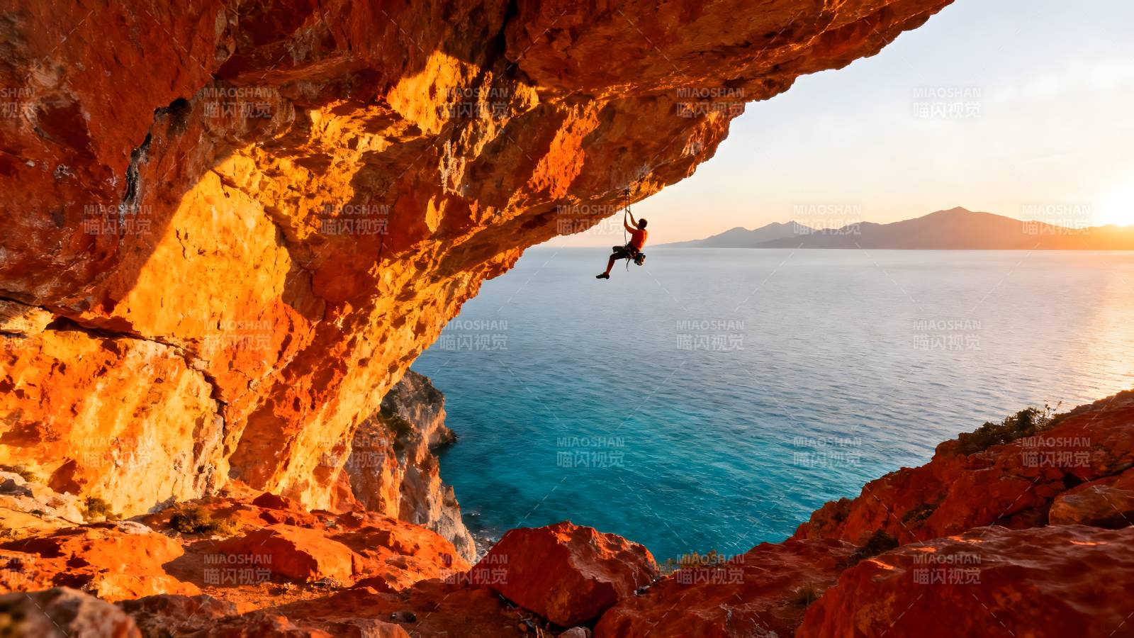 悬崖跳海图片