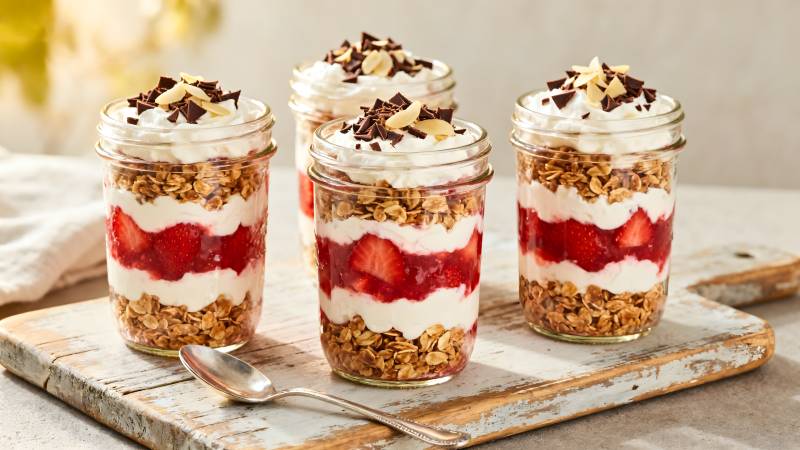 草莓燕麦杯图片