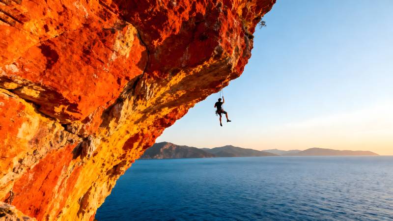 悬崖跳水 惊险一跃图片