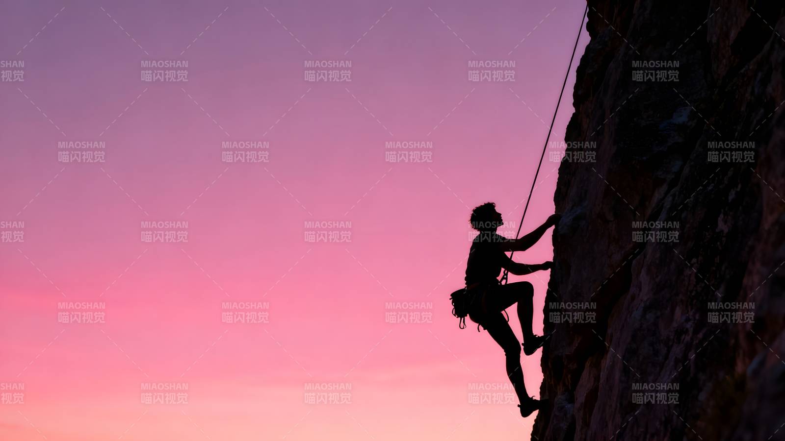 攀岩者剪影图片