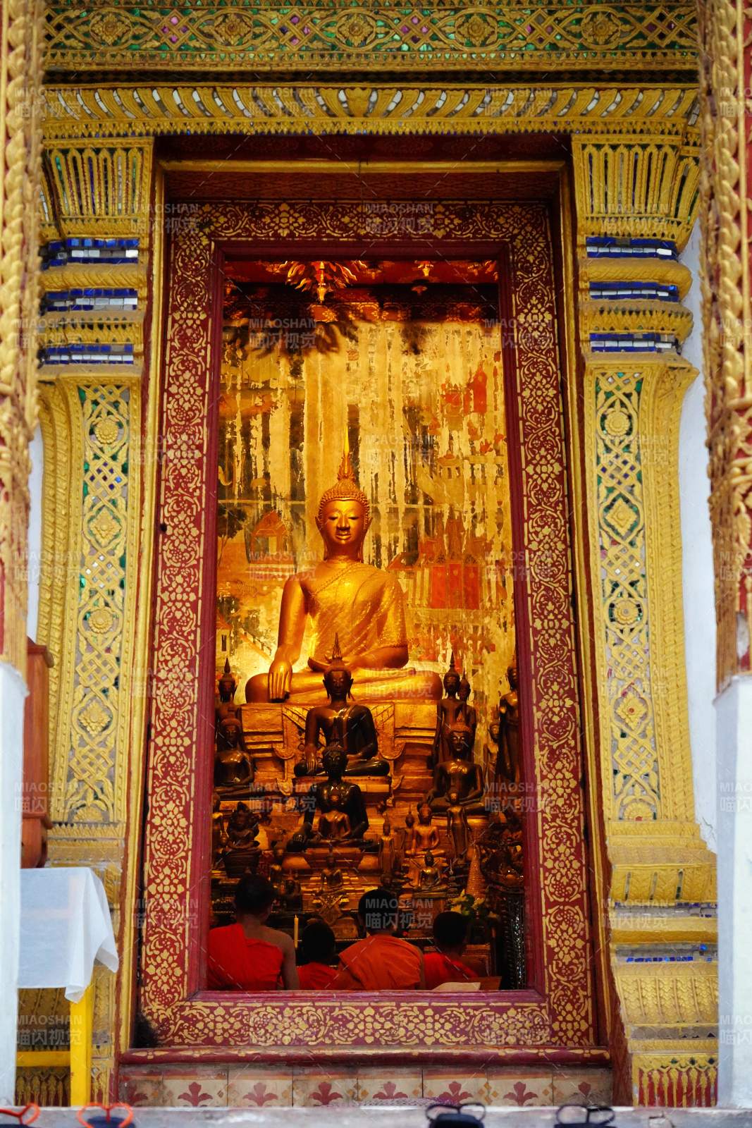 金佛殿内供奉景象图片