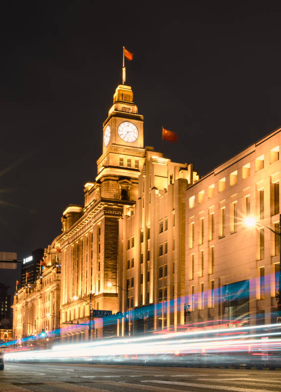 夜幕下的钟楼建筑图片