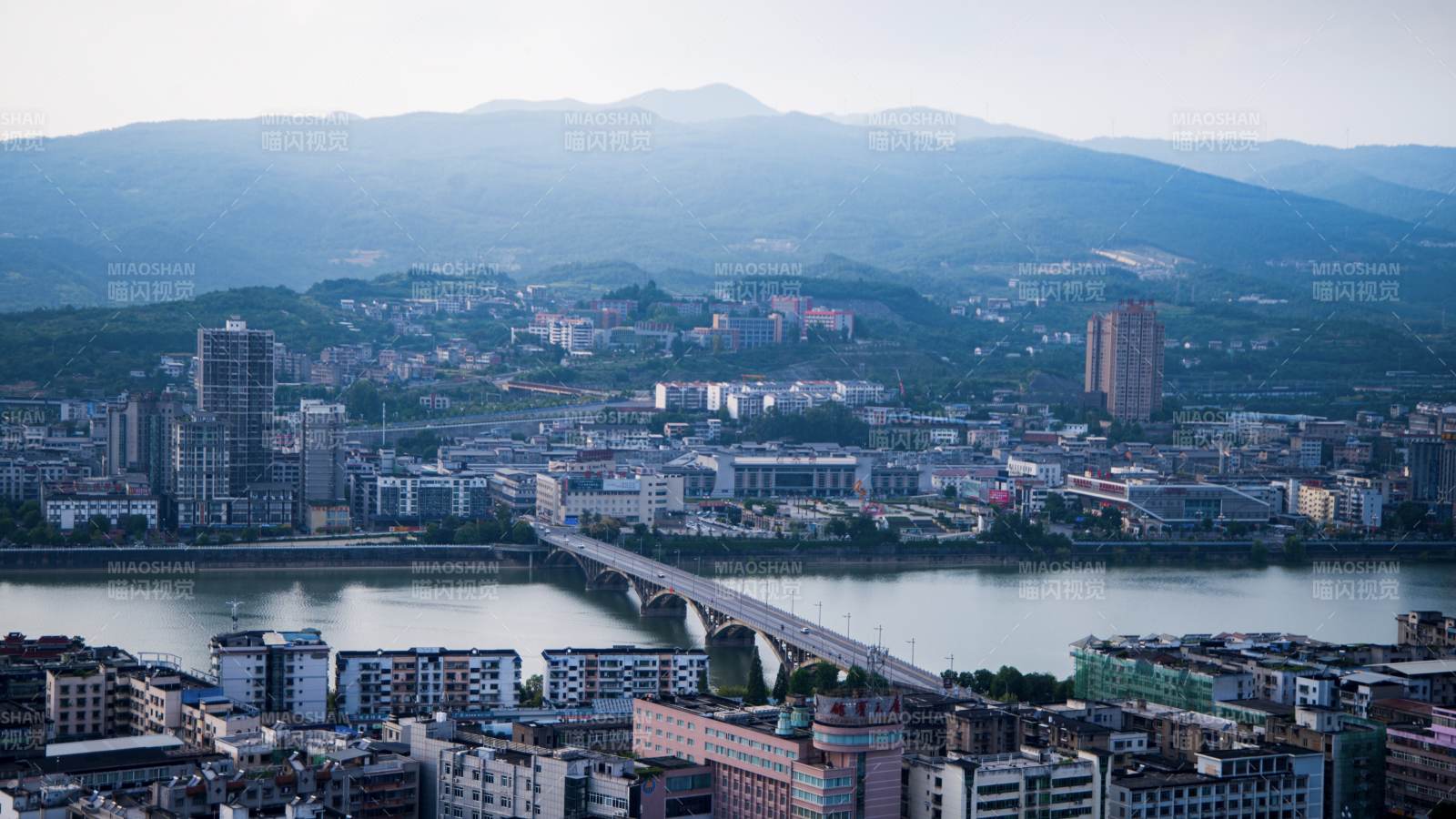 山水城市风光——广元图片