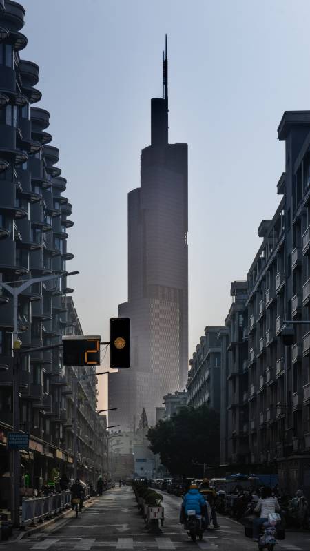 城市高楼耸立图片